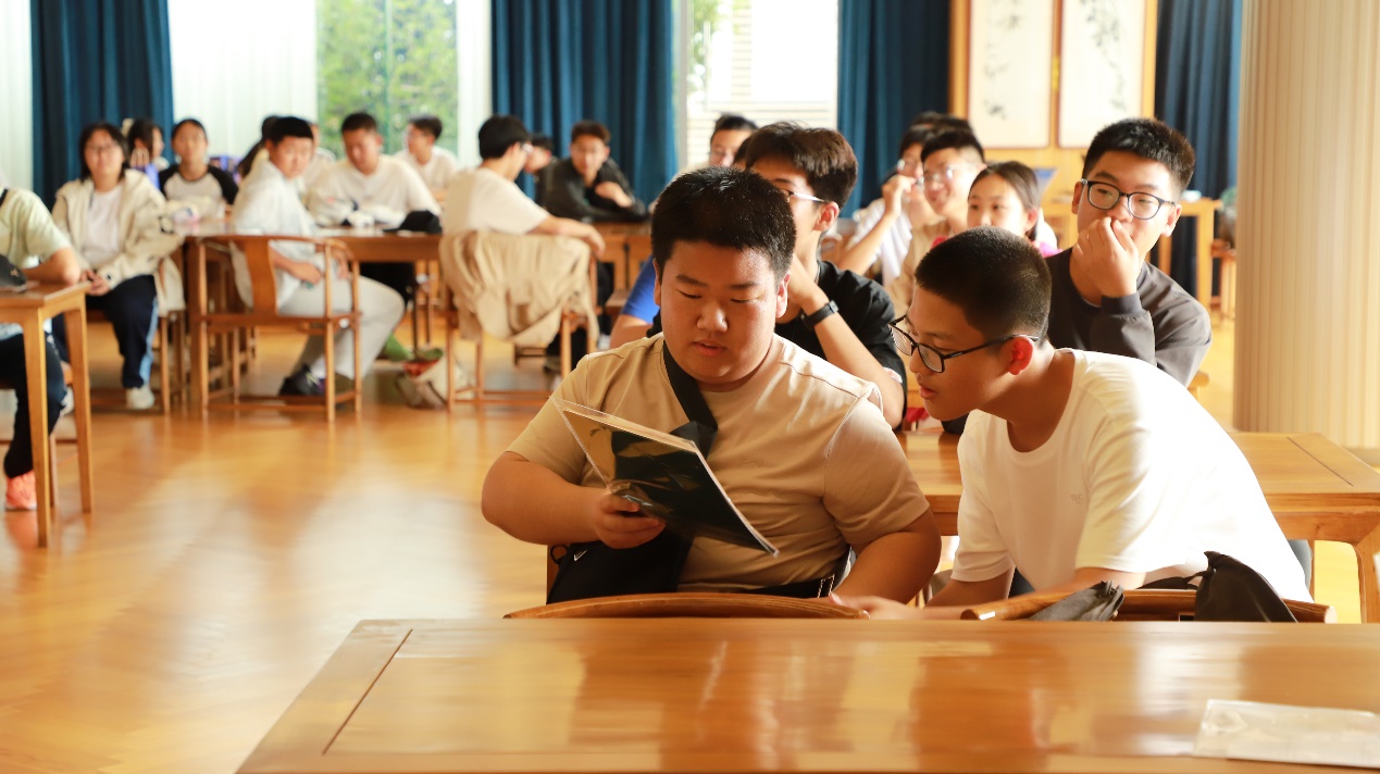 弘文之星|“阅透同济知纸厚”解码典藏阅读活动